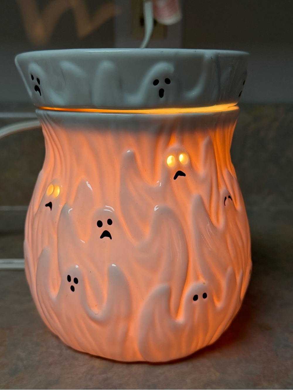 Scentsy Ghouls and Ghosts Warmer